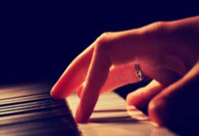 壹号娱乐：凯恩的联赛冠军又悬了？阿方索戴维斯刚续约就赛季报销!拜仁吃亏.